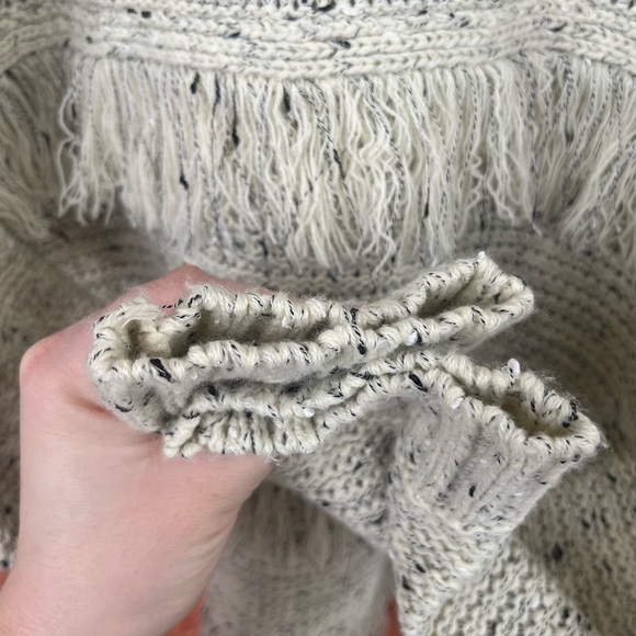 Blu Pepper • Fringe Pullover Sweater, Bohemian. Size Large - Picture 4 of 8